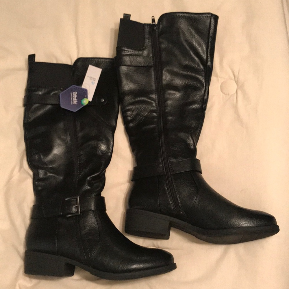 BRAND NEW BOOTS
